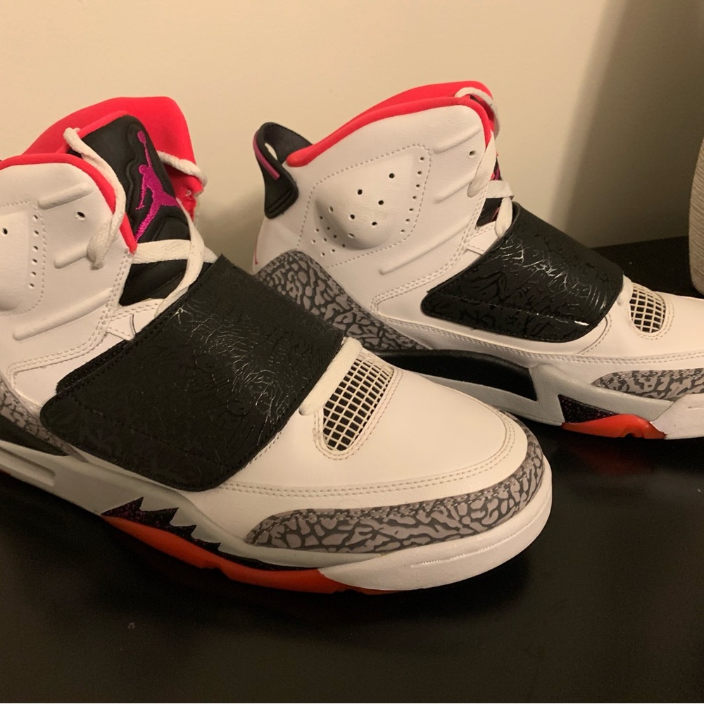 Air Jordan Basketball Shoes size 11